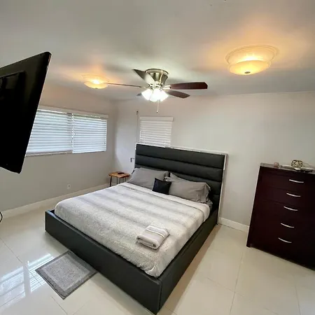 Modern Miami Oversized 3 Bedroom In Central Location Exterior photo