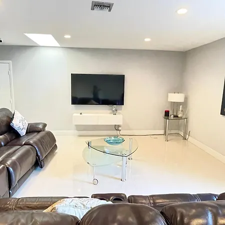 Modern Miami Oversized 3 Bedroom In Central Location Exterior photo