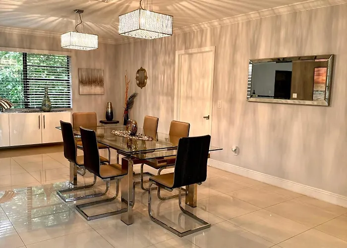 Modern Miami Oversized 3 Bedroom In Central Location