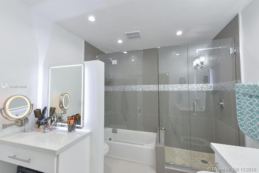 Modern Oversized 3 Bedroom In Location * Miami