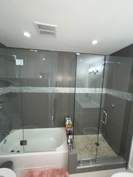 Holiday home Modern Oversized 3 Bedroom In Location Miami