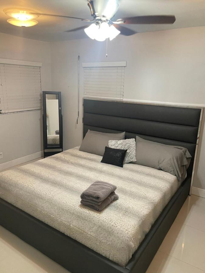 Modern Oversized 3 Bedroom In Location *
