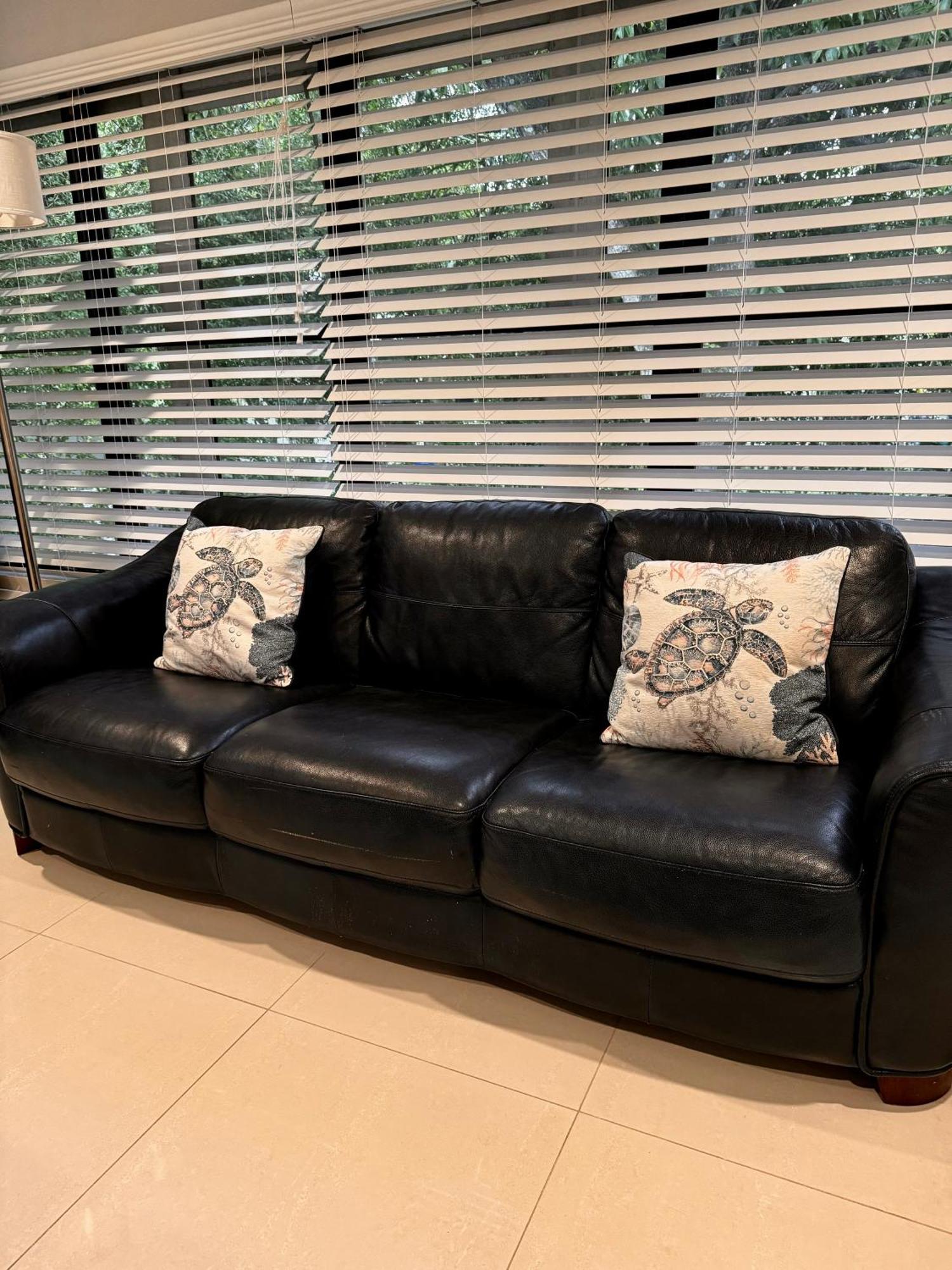 Modern Oversized 3 Bedroom In Location Holiday home